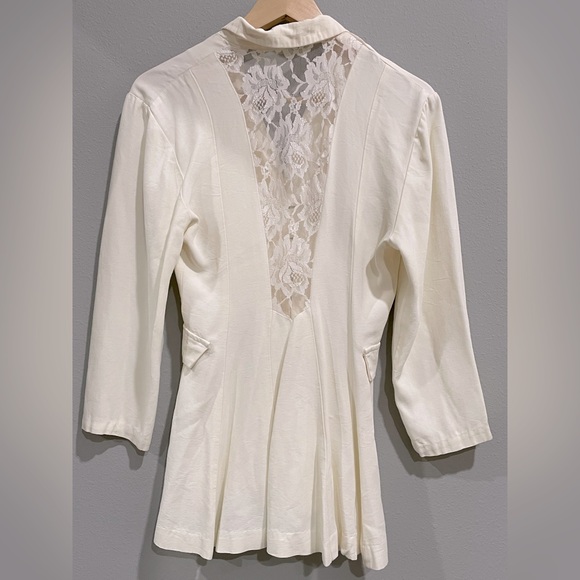 Vintage Cream Lace Blazer/Blouse  (XS) - Picture 7 of 11